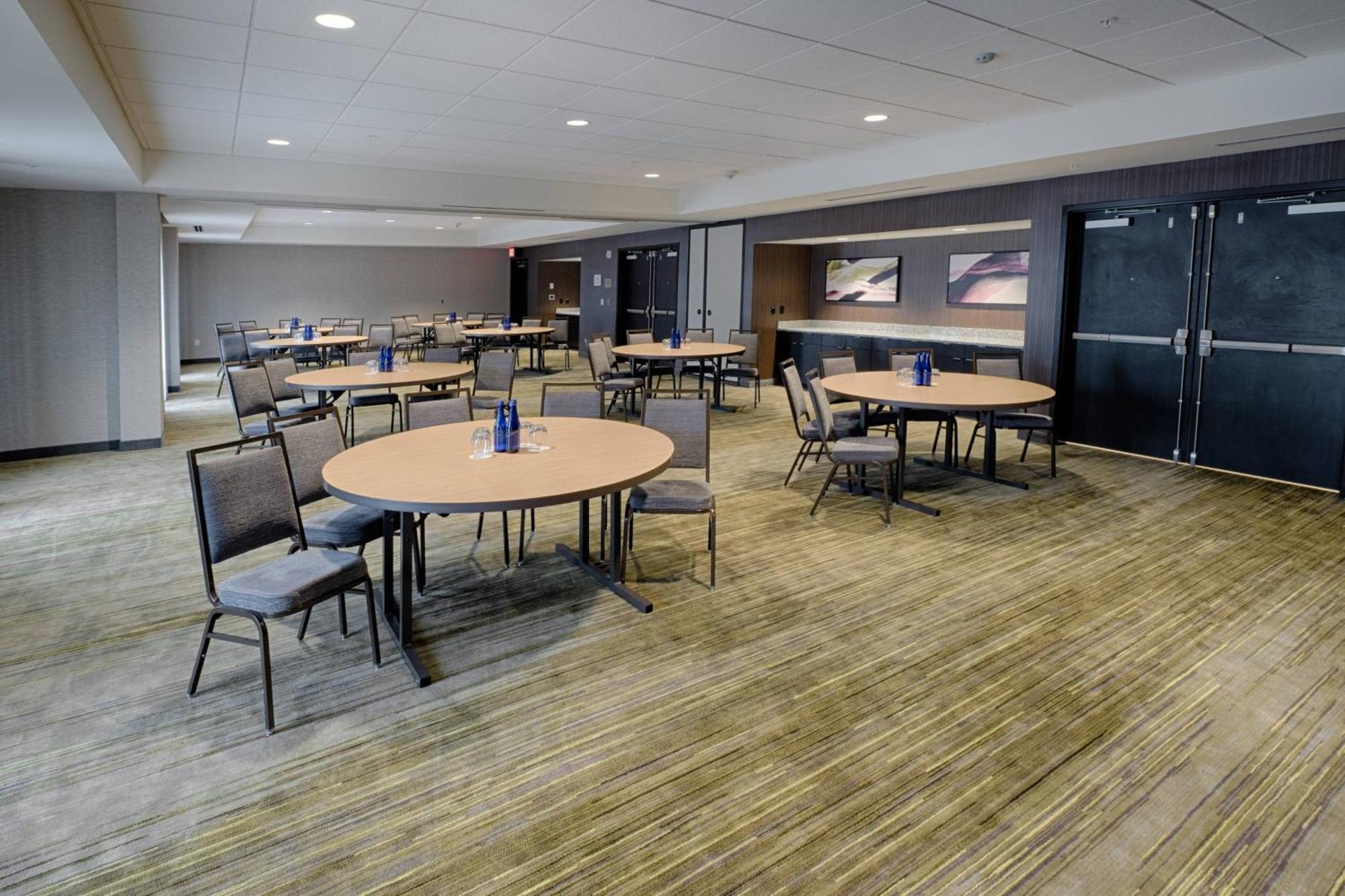 Courtyard By Marriott Albany Clifton Park Hotel Екстериор снимка