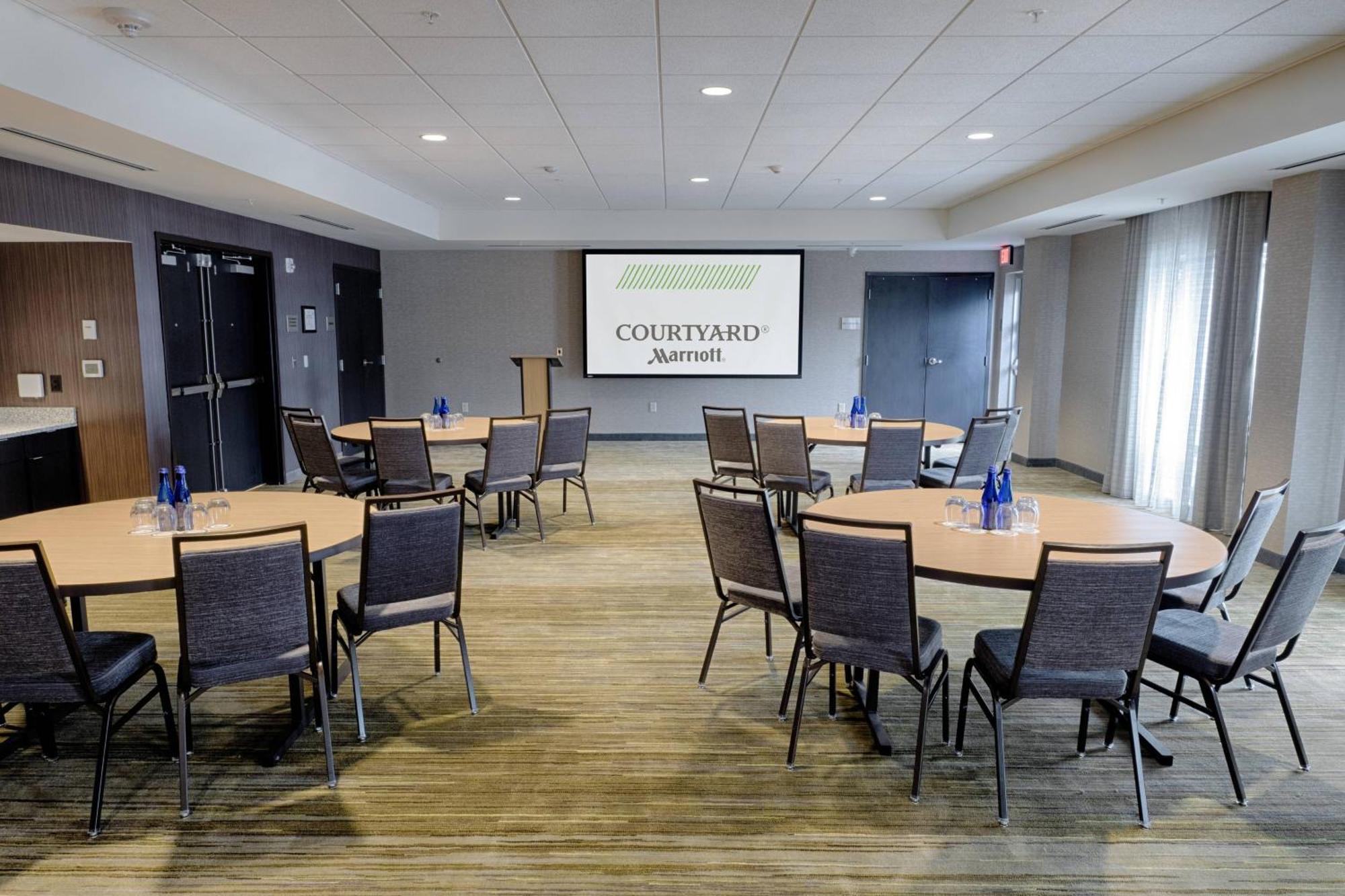 Courtyard By Marriott Albany Clifton Park Hotel Екстериор снимка