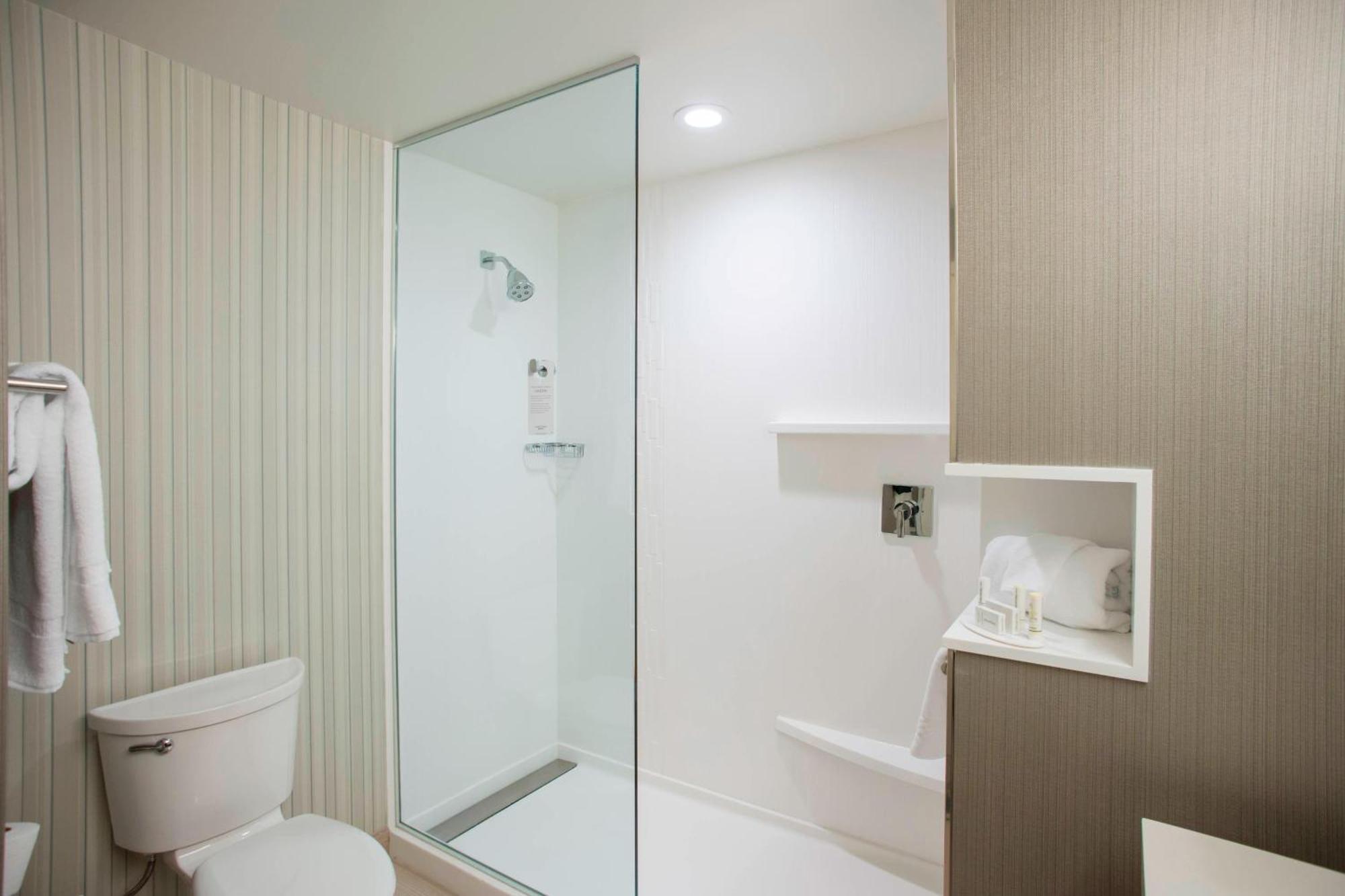 Courtyard By Marriott Albany Clifton Park Hotel Екстериор снимка
