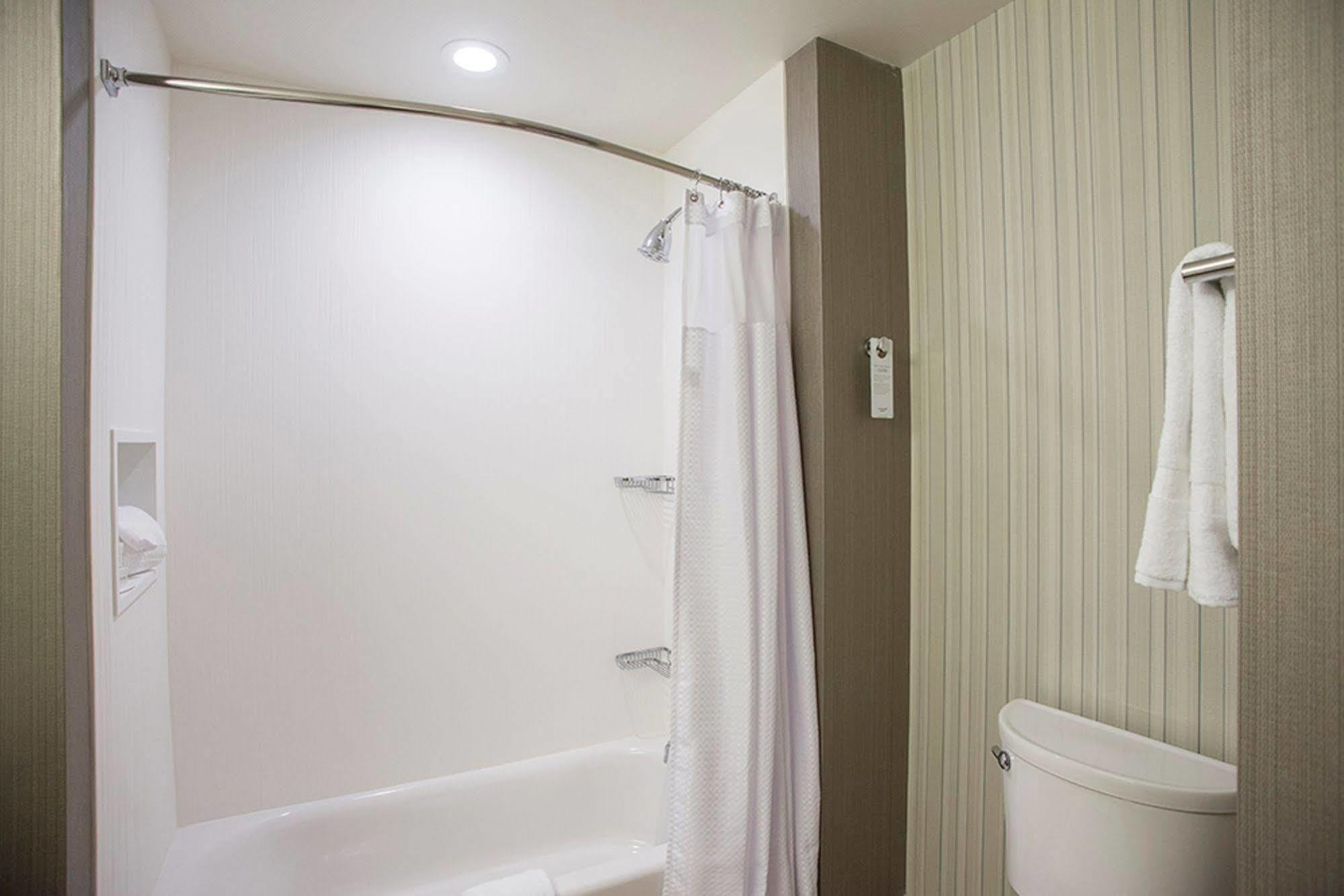 Courtyard By Marriott Albany Clifton Park Hotel Екстериор снимка